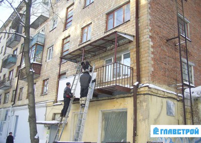 Процесс монтажа балконной плиты